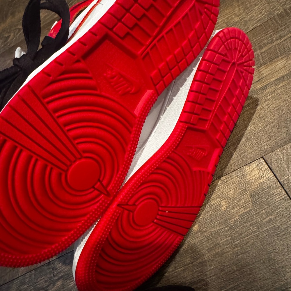Nike Air Jordan 1 Retro High OG University Red, Black and White Sneakers - Picture 5 of 7